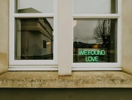 The Unicorn's House Sleeps 10 People شقة *