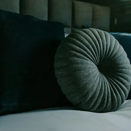 شقة The Unicorn's House Sleeps 10 People بريستول