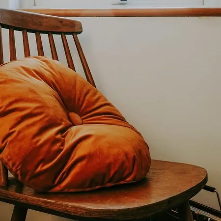 The Unicorn's House Sleeps 10 People بريستول