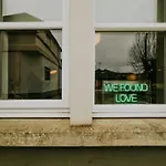 The Unicorn's House Sleeps 10 People Apartamento *