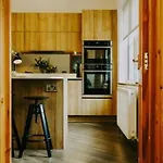 The Unicorn's House Sleeps 10 People * Bristol