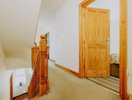 The Unicorn's House Sleeps 10 People Apartman *