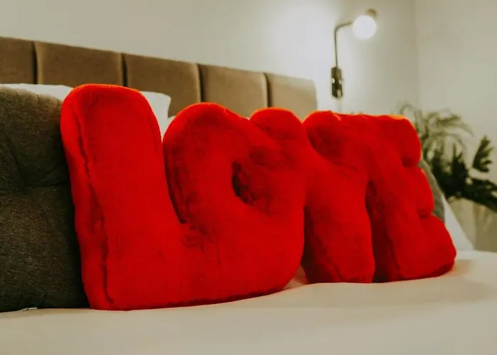 The Unicorn's House Sleeps 10 People Apartman