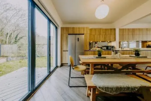 The Unicorn's House Sleeps 10 People *