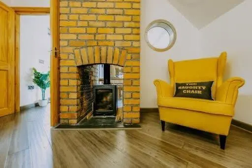 The Unicorn's House Sleeps 10 People Daire Bristol