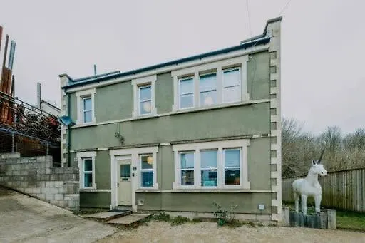 Daire The Unicorn's House Sleeps 10 People Bristol