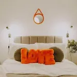 The Unicorn's House Sleeps 10 People