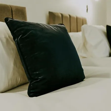 Apartamento The Unicorn's House Sleeps 10 People *