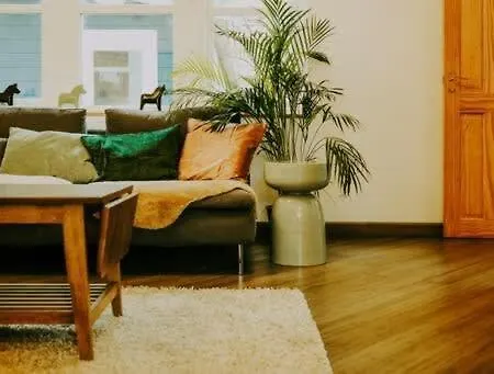 The Unicorn's House Sleeps 10 People Apartamento Bristol