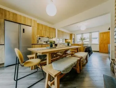 The Unicorn's House Sleeps 10 People * 布里斯托